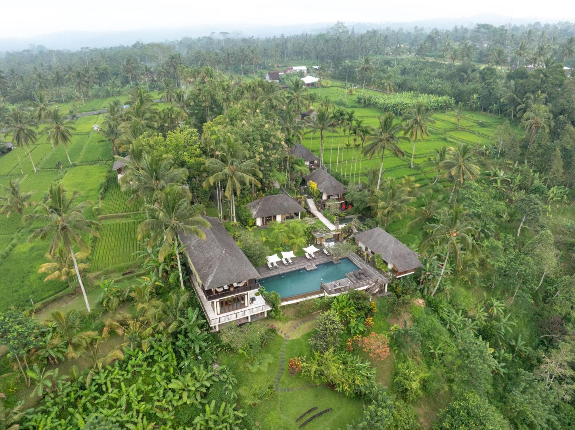 Awan Putih Resort 파양간 외부 사진
